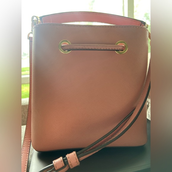 Michael Kors Suri Small Crossbody/Handbag (Bucket) - Picture 5 of 7